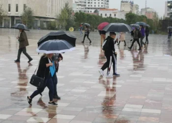 Kushte të paqëndrueshme dhe reshje shiu, parashikimi i motit