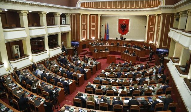 Emrat/ Votohen anëtarët e Komisionit Rregullator për Zgjedhjet