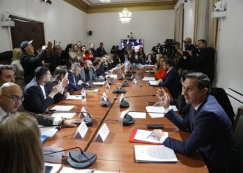 Balliu përplaset me Ceno Klosin: Je trafikant, ke kaluar tonelata me drogë në dogana
