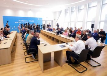 Pas protestës, Berisha thërret Kryesinë në selinë blu