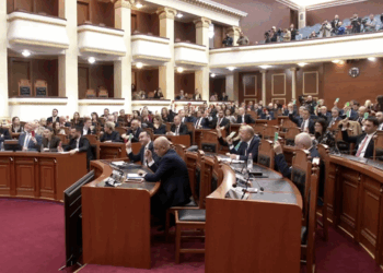 Mazhoranca rrëzon mocionin e opozitës, refuzon të japë llogari për minimumin jetik