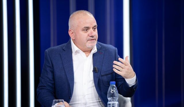 Gazetari investigativ Artan Hoxha shpallet “non grata” në Greqi