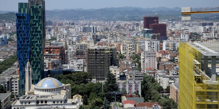 Shifra rekord! Qiratë në Tiranë po kthehen në luks