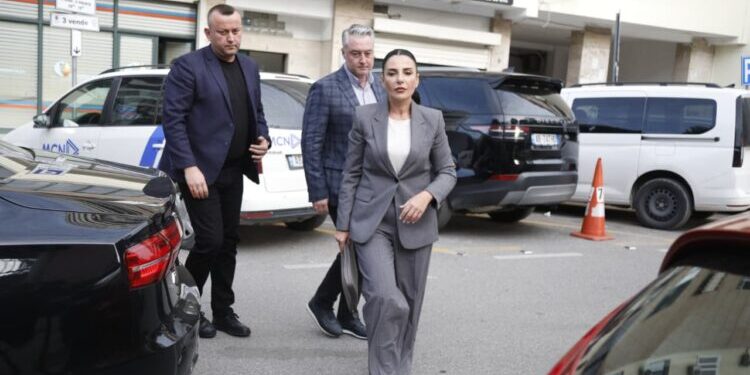 Balluku udhëtim sekret në SHBA, kërkon mbrojtje ligjore përballë akuzave të SPAK