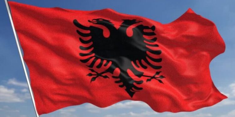 29 Nëntori/ Shqiptarët festojnë sot 81-vjetorin e Çlirimit