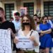 Kërcënimi i gazetarëve nga zyrtarët shqiptarë po kthehet në “normalitet” shqetësues