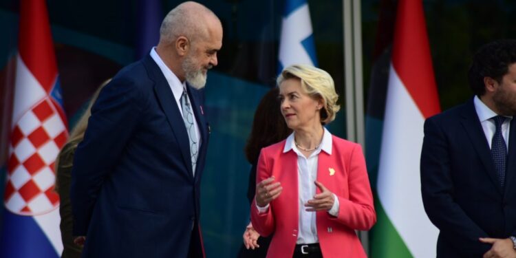 Raporti i Progresit: Qeveria në vendnumëro!