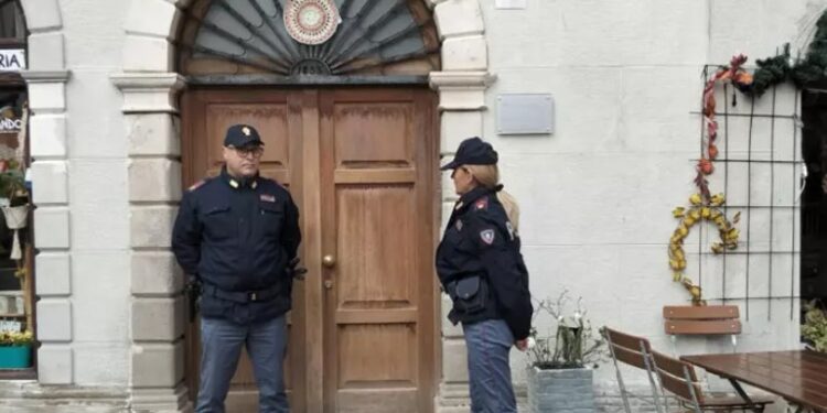 E rëndë, nëna vret djalin e saj 9-vjeçar me thikën e kuzhinës