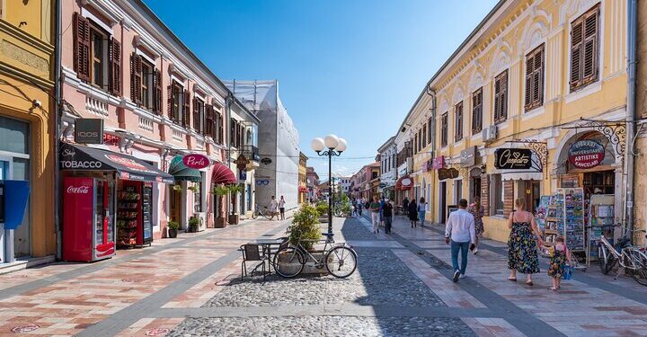 2019-2023, vetëm 4 qarqe kanë rritur peshën në ekonomi, 8 të tjerat në rënie