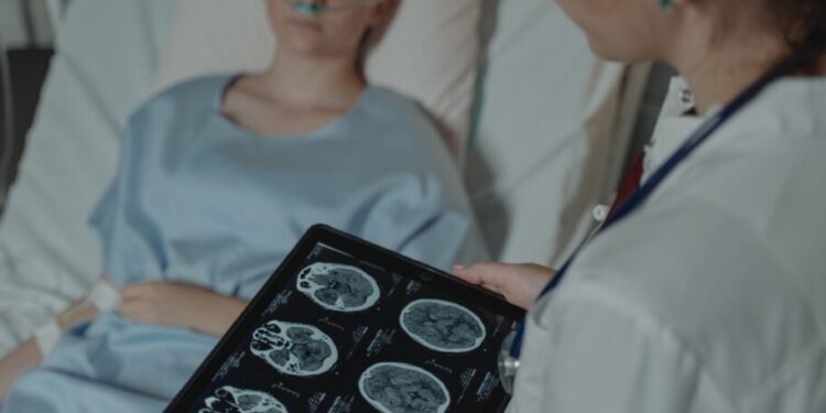 Mjekësia vijon dështimet! Të sëmurët me tumor po mjekohen jashtë vendit – Shifrat