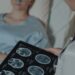 Mjekësia vijon dështimet! Të sëmurët me tumor po mjekohen jashtë vendit – Shifrat