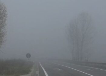 Mjegulla mbulon Juglindjen e vendit, vështirësi në qarkullim