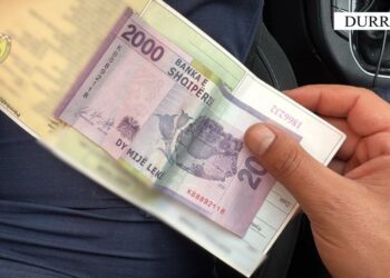 ‘Më jep 60 mijë lekë, të të zhbllokoj mjetin’, arrestohet polici në Durrës