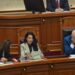 Belinda Balluku shfaqet për herë të parë në Kuvend pas marrjes nën hetim