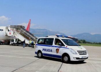 Depërtohet nga SHBA në Tiranë shqiptari i dënuar për vrasje në Itali