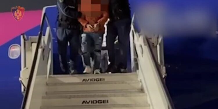 Trafikoi drogë nga Shqipëria drejt Europës, ekstradohet nga Italia 39-vjeçari