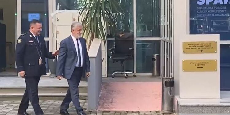Ish-kreu i Policisë së Shtetit, Muhamet Rrumbullaku paraqitet në SPAK