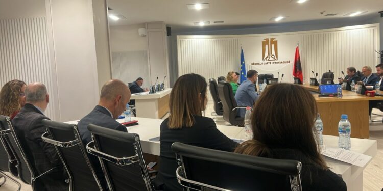 KLP pranon kërkesën e SPAK, Joni Keta zgjidhet kreu i ri i “FBI-së shqiptare” në unanimitet të plotë