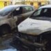 Djegia e dy makinave në Shkodër e qëllimshme? Gjendet një shishe me benzinë, dyshimet