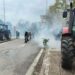 Përshkallëzohet protesta në Greqi/ Fermerët tentojnë bllokadë në kryqëzimin e aeroportit, përplasen me policinë