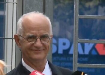 Myku mbulon pallatin e “Kontakt” në Tiranë, inxhinieri denoncon “eksperimentet” e Fatmir Bektashit