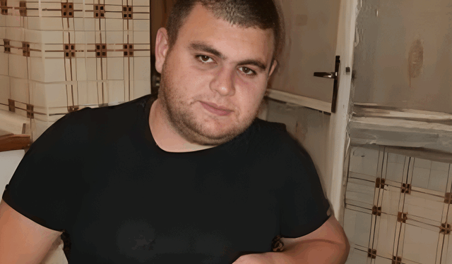 Del foto e njërit prej të dyshuarve për atentatin ndaj Mondi Mëhallës