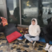 Refuzojnë kthimin në Shqipëri, familja shqiptare fle në shkallët e Bashkisë në Francë