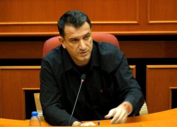 Socialistët e Këshillit Bashkiak të Tiranës kërkesë SPAK-ut: Lejoni Veliajn të marrë pjesë fizikisht në mbledhje