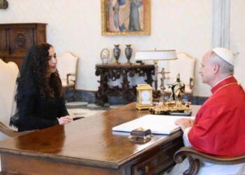 Osmani takohet me Papën: Kërkon njohje zyrtare të Kosovës nga Vatikani