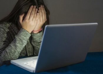 Rriten rastet e dhunës online, të miturit grupi më i rrezikuar