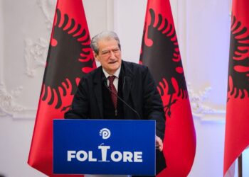 “Meritojnë hurin, por s’jemi parti e dhunës!”, Berisha kundër skenarëve të dhunshme në protesta