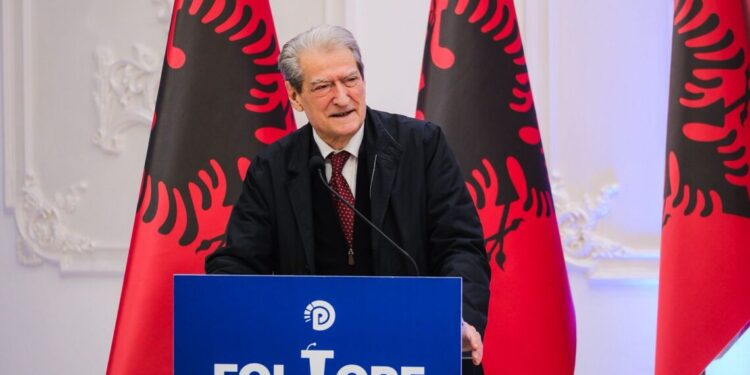 “Meritojnë hurin, por s’jemi parti e dhunës!”, Berisha kundër skenarëve të dhunshme në protesta