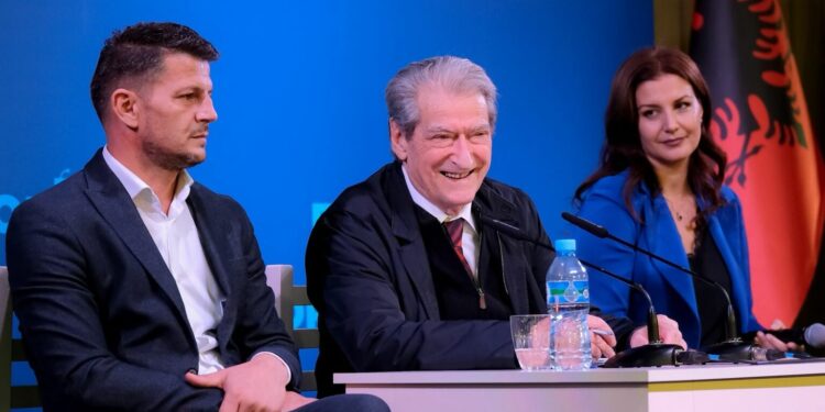 Salianji nisi takimet me demokratët, Berisha: Ne jemi parti e hapur, çdo njeri ka të drejtë të kritikojë brenda forumeve