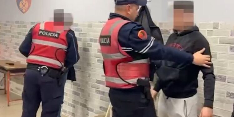 Goditet grupi i drogës në Tiranë/ 22 të arrestuar, 6 në kërkim