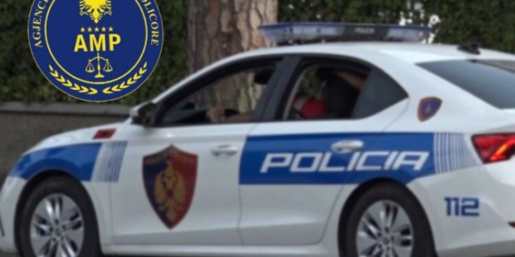 Babai dhe dy djemtë, njëri polic, përfshihen në sherr masiv në Gramsh. AMP nis hetimet