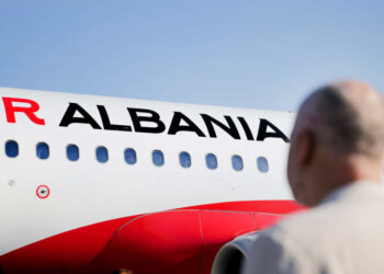 Air Albania mashtron pasagjerët, merr paratë dhe anulon fluturimet!