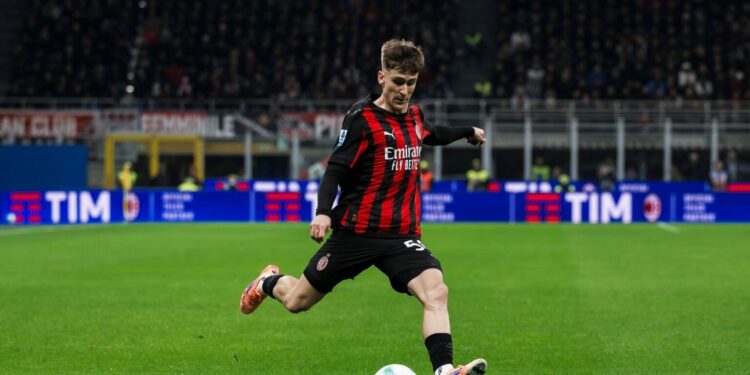 Zyrtare, Milan rinovon kontratën me lojtarin, përmirësohet edhe paga