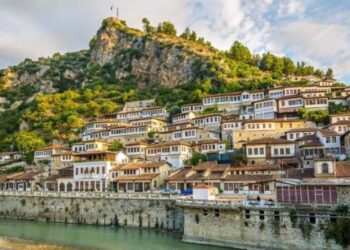 Anketa, 70% e familjeve të Beratit të prekura nga emigracioni, në Tiranë 35%