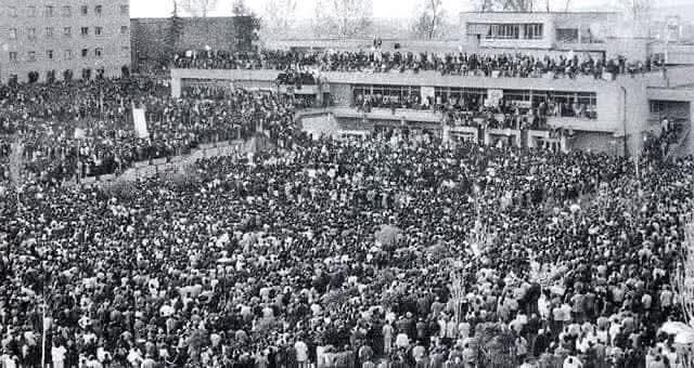 Shqipëria po zbrazet/ Kush e vrau ëndrrën e ’90-s?