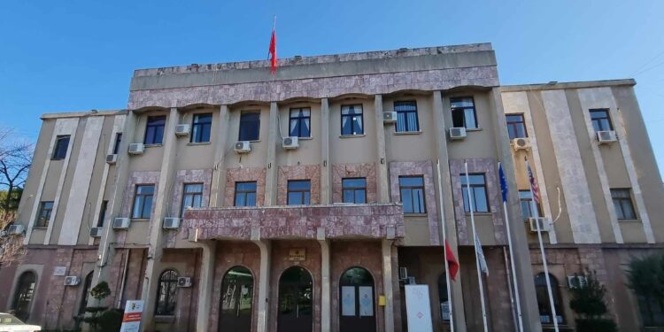 Kompania nën hetim nga SPAK, Bashkia Mat i dhuron tenderin 800 mijë eurosh Doriana Muratit