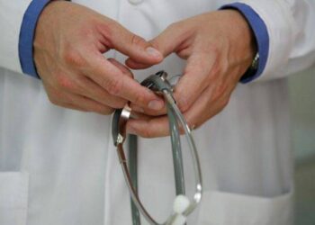 Skandal në spital, mjeku akuzohet për abuzim seksual me 38 pacientë, përfshirë edhe fëmijë