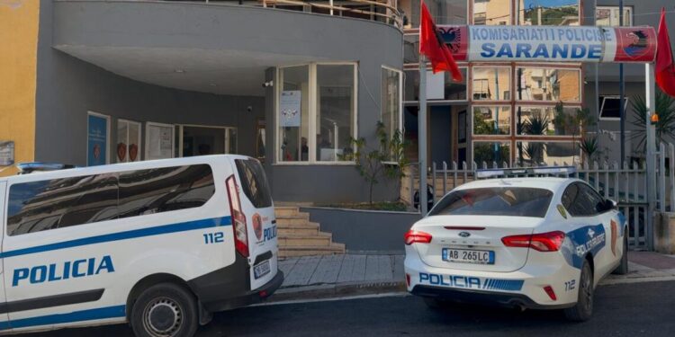 Ç’ndodhi në Sarandë? Shpohen gomat e 8 automjeteve të parkuara, dyshimet