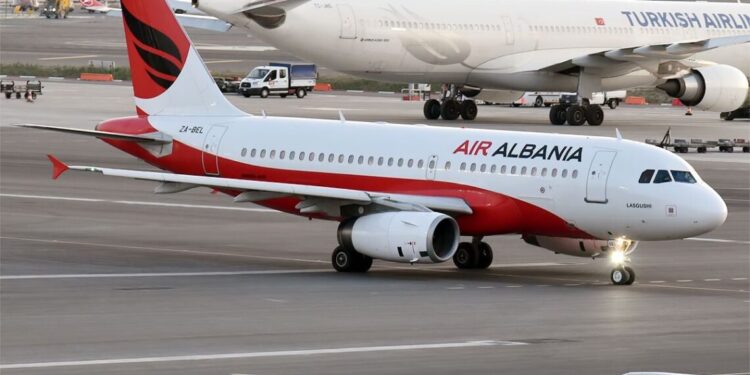 Thellohet skandali i “Air Albania”/ Punonjësit pa paga prej muajsh, kompania shet biletat dhe anulon fluturimet