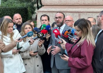Këshilli i Mandateve nuk mori vendim për imunitetin e Ballukut, Bardhi: Kyçën USB-në për ta mbrojtur