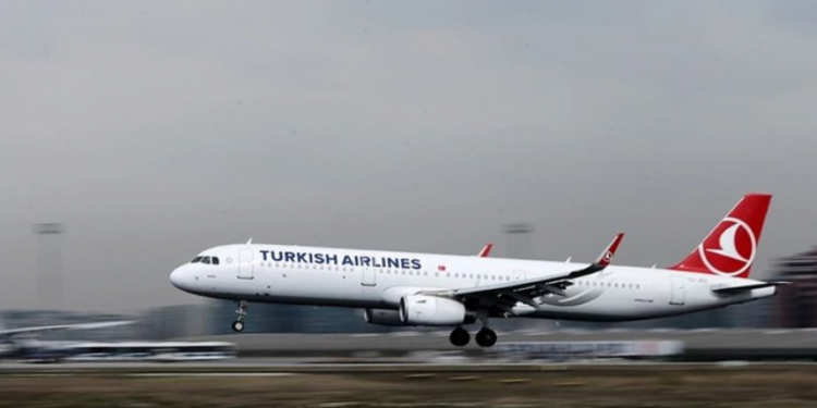 Erdogan i dhuroi Ramës një avion, gazeta turke: Nuk kemi aeroplanë për zjarret, por bëjmë shfaqje politike