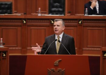 “1.250 ditë në shkelje të ligjit”, Balla i prerë me opozitën: Sot votojmë Avokatin me kandidaturat që keni sjellë ju!