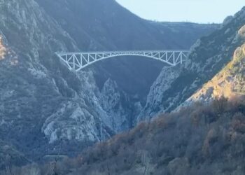 E rëndë në Mat/ 40-vjeçari hidhet nga ura rreth 160 metra e lartë, nipi i “gjeneralit” të krimit, Nehat Kulla