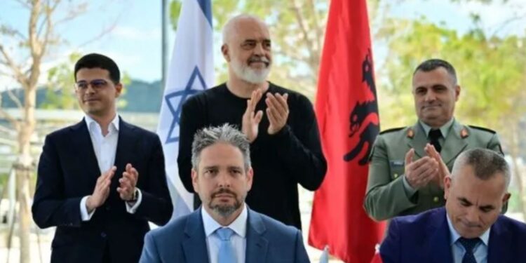 Rama kontratë sekrete me kompaninë e pezulluar nga NATO