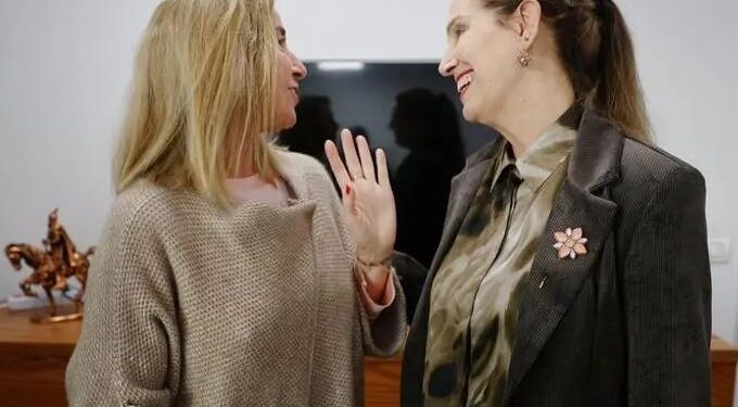 MOGHERINI u takua me Kumbaron, 200 mijë € për bursa