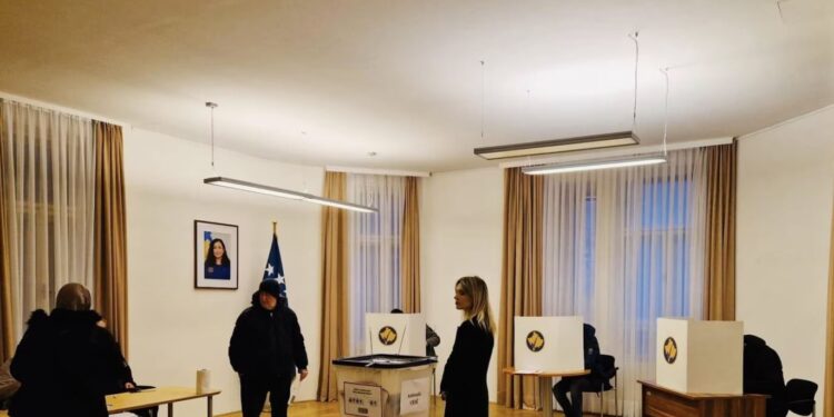 Zgjedhjet e parakohshme parlamentare në Kosovë, Diaspora voton në përfaqësitë diplomatike